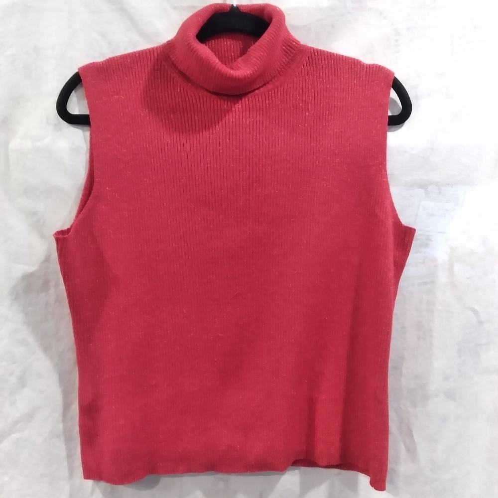 Worthington metallic threaded red turtleneck sleeveless rib knitted top. Size XL